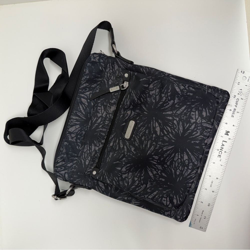 Baggallini Black Floral-Print Messenger Crossbody with matching wallet